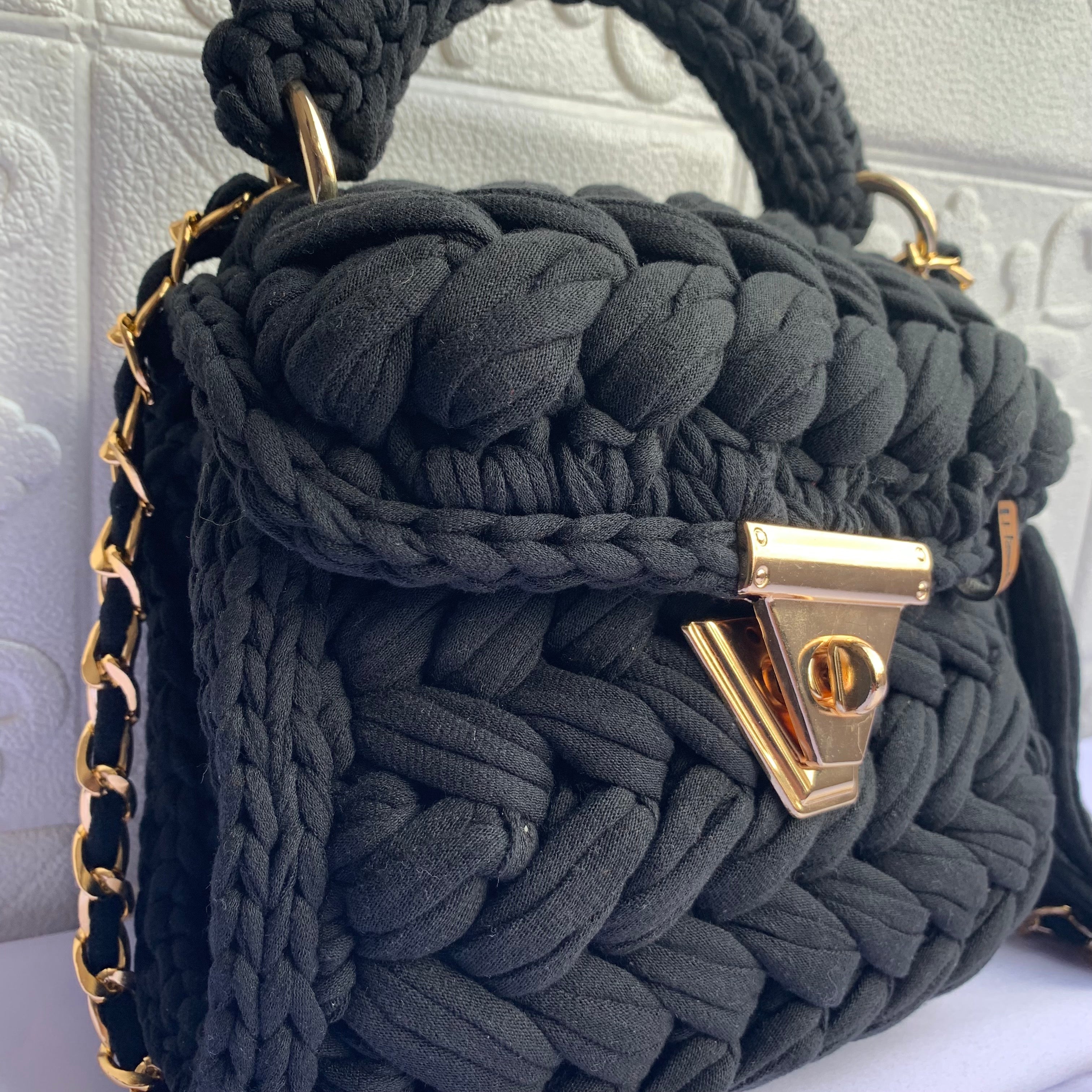 Clutch Crochet Bag | Comfort Crochet Bag | Hooked by Lade