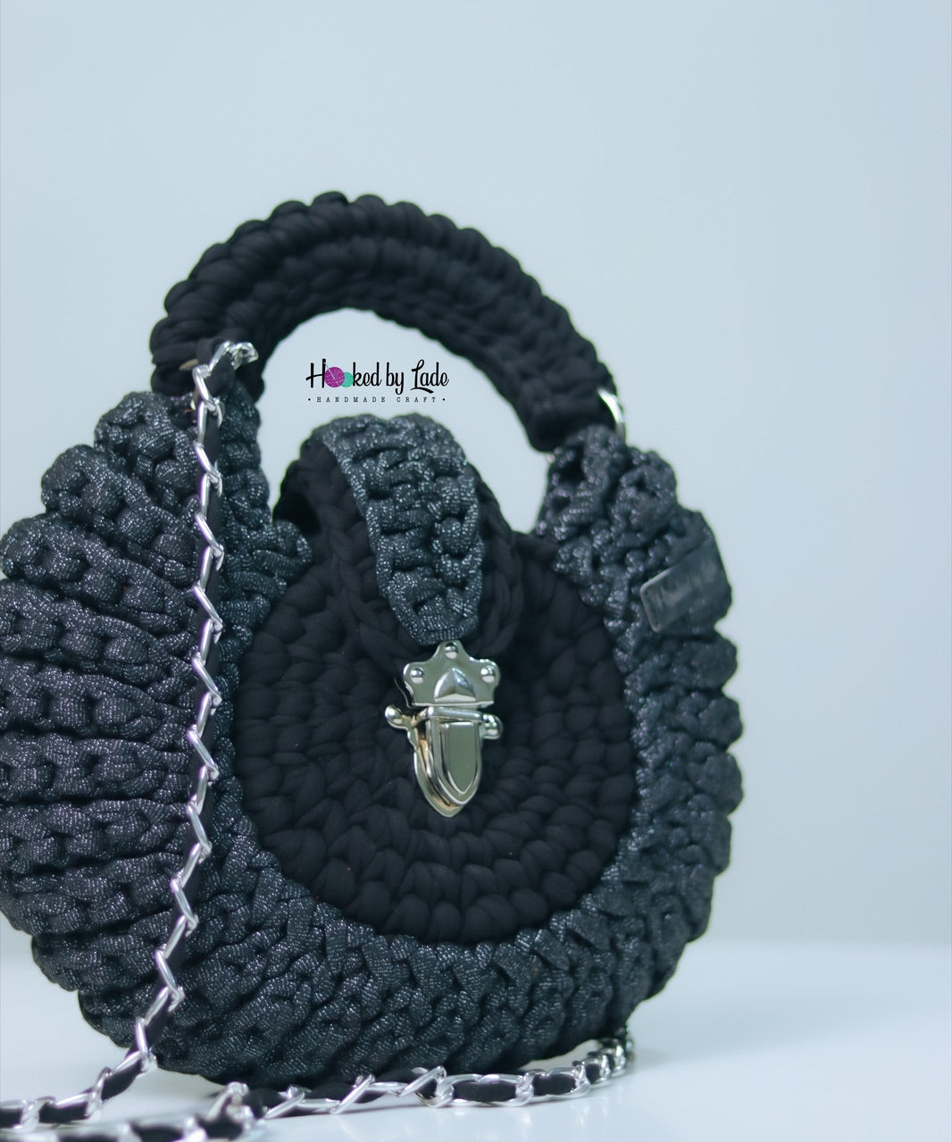 Round Crochet Bag | Stunning Crochet Bag | Hooked by Lade